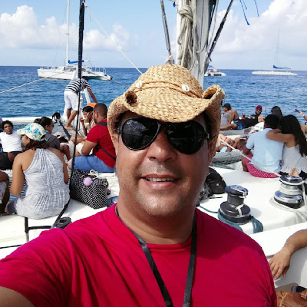 Meet your Posher, Eduardo